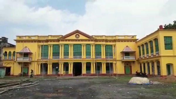 ধূলিয়ান রাজবাড়ির ৩০০ বছরের পুরনো পুজো ধূলিয়ান রাজবাড়ির ৩০০ বছরের পুরনো পুজো