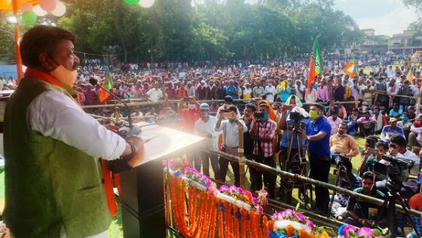 'চাণক্য' মুকুল রায়কে সম্বর্ধনা