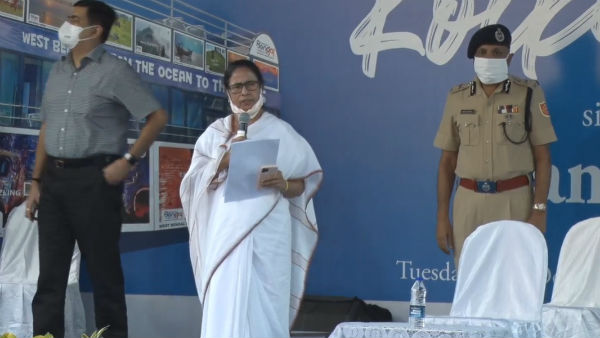 তিলোত্তমার ঐতিহ্য ফেরালেন মমতা, শহরে দোতলা বাস