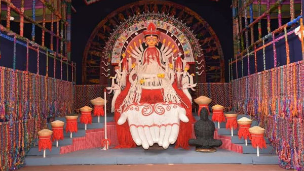 ‘উৎসব নয়, হোক মানুষের পুজো’, করোনা আবহে এই মন্ত্রেই পুজো হচ্ছে সুরুচি সংঘে ‘উৎসব নয়, হোক মানুষের পুজো’, করোনা আবহে এই মন্ত্রেই পুজো হচ্ছে সুরুচি সংঘে