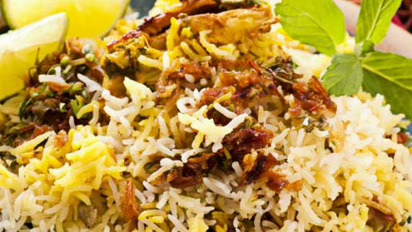 বিরিয়ানির জন্য দেড় কিমি লম্বা লাইন বেঙ্গালুরুতে বিরিয়ানির জন্য দেড় কিমি লম্বা লাইন বেঙ্গালুরুতে