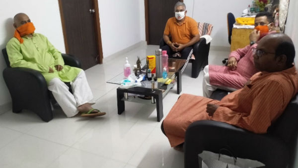 দলের সিনিয়র নেতাদের নিয়ে দিলীপ ঘোষের বাড়িতে