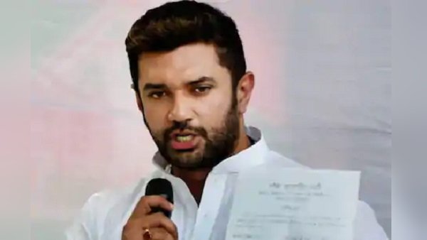 বিজেপির সমর্থন কেন নিতে হচ্ছে নীতীশকে?