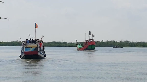 ভোট অমিত শাহের পুলিশ দিয়ে