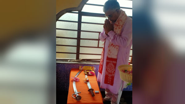 একুশে একজোট হয়ে লড়ার বার্তা