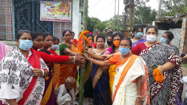 নারী নির্যাতনের প্রতিবাদের ভাষা দুর্গা পূজার মধ্য দিয়ে তুলে ধরবেন মহিলারাই নারী নির্যাতনের প্রতিবাদের ভাষা দুর্গা পূজার মধ্য দিয়ে তুলে ধরবেন মহিলারাই