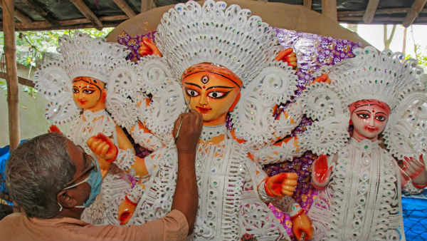 ঐতিহাসিক সিদ্ধান্ত সন্তোষ মিত্র স্কোয়ারের
