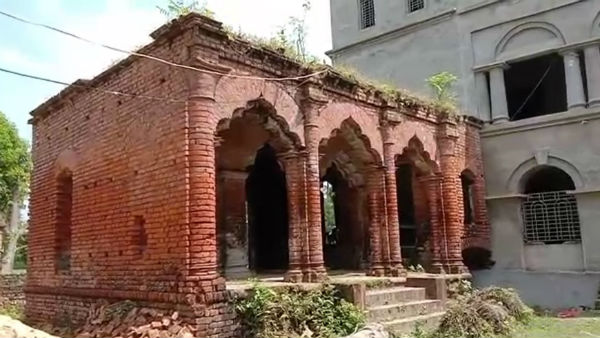 সাড়ে চারশো বছরের ঐতিহ্য সঙ্গে বিভূতিভূষণের স্মৃতি বিজরিত বসিরহাটের এই পুজো সাড়ে চারশো বছরের ঐতিহ্য সঙ্গে বিভূতিভূষণের স্মৃতি বিজরিত বসিরহাটের এই পুজো