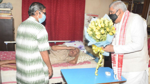 অসুস্থ বুদ্ধদেব ভট্টাচার্যকে দেখতে রাজ্যপাল