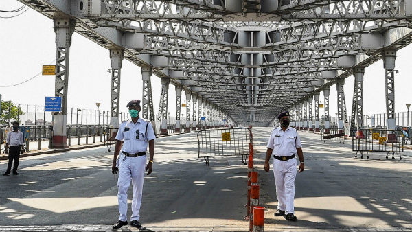 পুজোর সময় যানজট এড়াতে কলকাতা পুলিশ প্রকাশ করল ৭ দফা রোড গাইড পুজোর সময় যানজট এড়াতে কলকাতা পুলিশ প্রকাশ করল ৭ দফা রোড গাইড