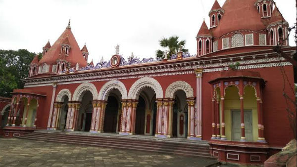 করোনার জেরে মালদার চাঁচোল রাজবাড়িতে জনসাধারণের প্রবেশাধিকারে না করোনার জেরে মালদার চাঁচোল রাজবাড়িতে জনসাধারণের প্রবেশাধিকারে না