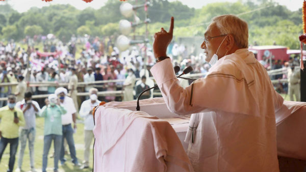 নীতীশের কটাক্ষের মুখে বাবড়ি দেবী মুখ্যমন্ত্রীত্বও