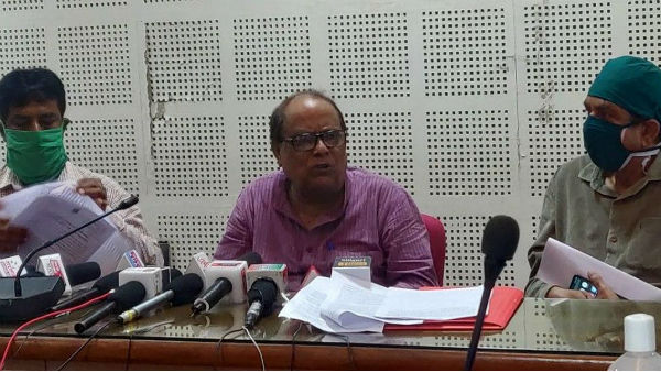 খেলা, অর্থনীতি রাজনীতি নিয়ে আলোচনা