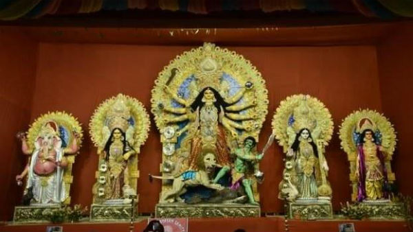 এই পুজোয় সভাপতি থেকেছেন নেতাজি সুভাষ চন্দ্র বোস