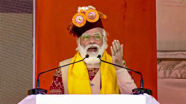 নির্বাচিত সরকারের প্রধান হিসেবে নরেন্দ্র মোদীর যাত্রা শুরু