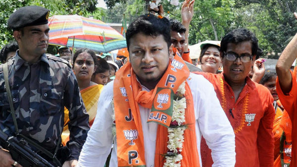 অনুপমের বার্তা ‘বন্ধু’ সৌমিত্র খাঁয়ের উদ্দেশ্যে!