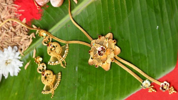 এবার পুজোয় সেজে উঠুন কল্যাণ জুয়েলার্সের নতুন সঙ্কল্পের সাবেকি গয়নায় এবার পুজোয় সেজে উঠুন কল্যাণ জুয়েলার্সের নতুন সঙ্কল্পের সাবেকি গয়নায়