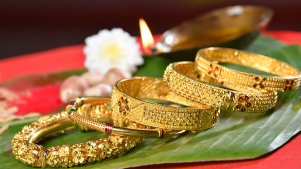 এবার পুজোয় সেজে উঠুন কল্যাণ জুয়েলার্সের নতুন সঙ্কল্পের সাবেকি গয়নায় এবার পুজোয় সেজে উঠুন কল্যাণ জুয়েলার্সের নতুন সঙ্কল্পের সাবেকি গয়নায়