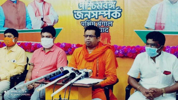জেহাদ ঘোষণার পর দিলীপ-সকাশে বিজয়া