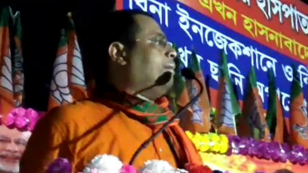 সৌমিত্র খাঁকে এলাকায় ঢুকতে প্রথমে বাধা