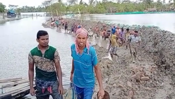 যুদ্ধকালীন তৎপরতায় বাঁধ মেরামতি
