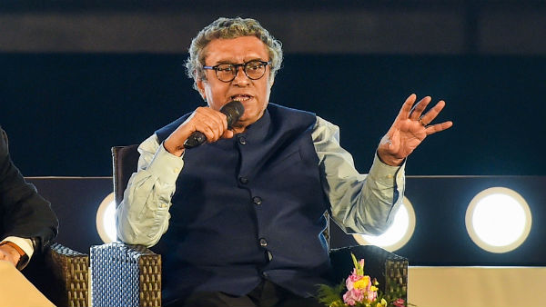 থাকতে হবে সামাজিক দূরত্ব
