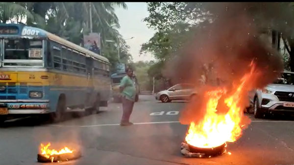 কোচবিহার থেকে কলকাতা, শ্রমিক সংগঠনের ডাকা বনধে উত্তপ্ত হল বাংলা কোচবিহার থেকে কলকাতা, শ্রমিক সংগঠনের ডাকা বনধে উত্তপ্ত হল বাংলা