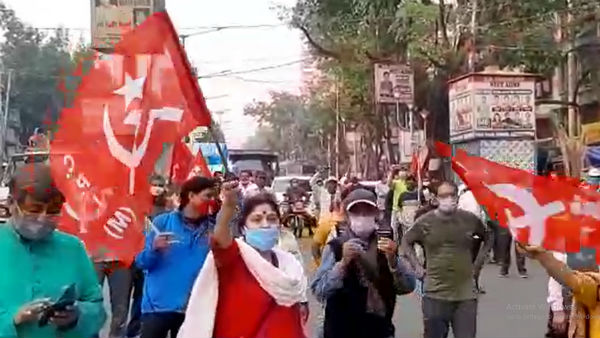 কোচবিহার থেকে কলকাতা, শ্রমিক সংগঠনের ডাকা বনধে উত্তপ্ত হল বাংলা কোচবিহার থেকে কলকাতা, শ্রমিক সংগঠনের ডাকা বনধে উত্তপ্ত হল বাংলা