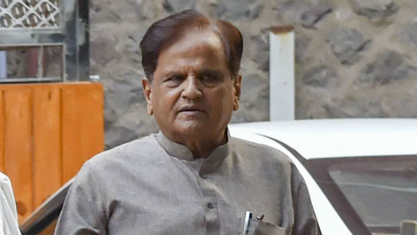 আহমেদ প্যাটেলের প্রয়াণে শোকস্তব্ধ রাজনৈতিক মহল