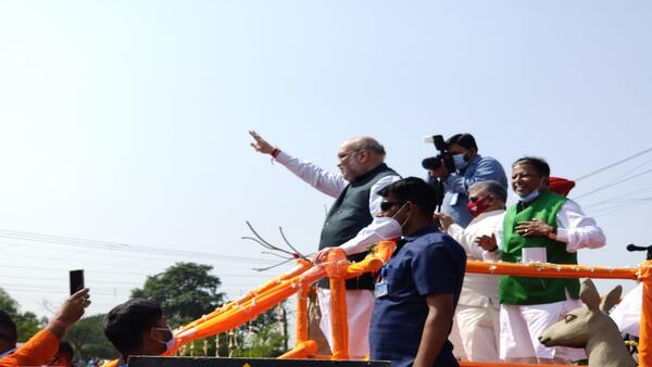 মমতার প্রতি ক্ষোভ আর মোদীর প্রতি ভালোবাসা