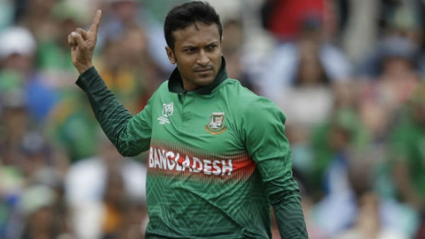 কলকাতার কোন পুজো উদ্বোধনে শাকিব