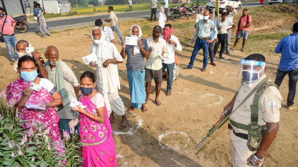 সন্ধ্যে ৬টায় শেষ হবে ভোট গ্রহণ