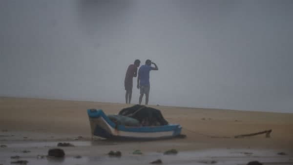 বন্ধ বিমানবন্দর!
