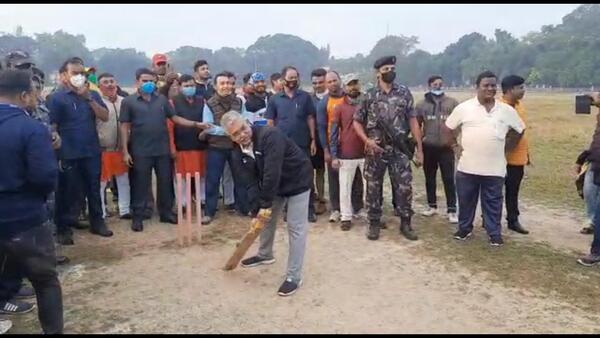 বাম, কংগ্রেসের ধর্মঘটকে কটাক্ষ
