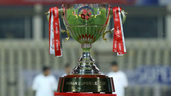 ডাগআউটে কতজন ফুটবলার