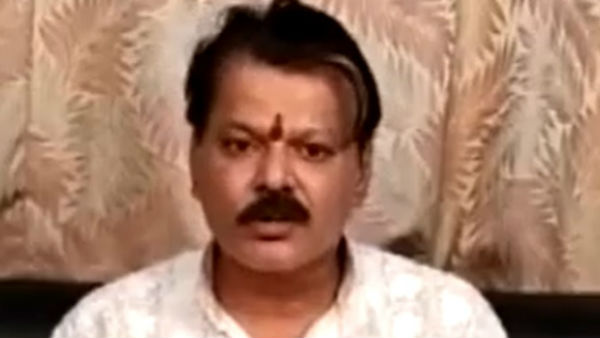 বাড়িতে ভয়াবহ আগুন, ধোঁয়ায় দমবন্ধ হয়ে মর্মান্তিক মৃত্যু জ্যোতিষী জয়ন্ত শাস্ত্রীর বাড়িতে ভয়াবহ আগুন, ধোঁয়ায় দমবন্ধ হয়ে মর্মান্তিক মৃত্যু জ্যোতিষী জয়ন্ত শাস্ত্রীর