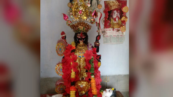 করোনার আবহেও ঐতিহ্য ও পরম্পরা ধরে রেখে জৌলুস গোকনা কালীবাড়িতে করোনার আবহেও ঐতিহ্য ও পরম্পরা ধরে রেখে জৌলুস গোকনা কালীবাড়িতে
