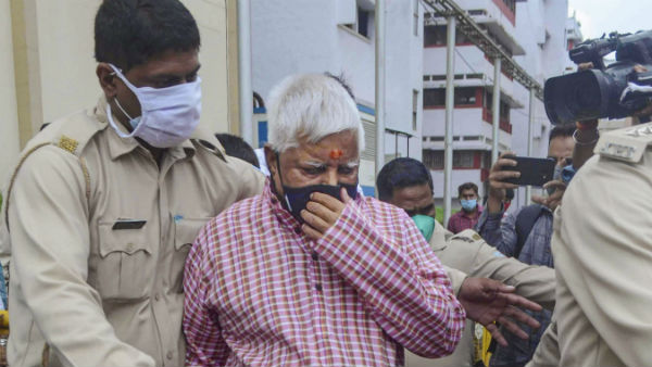 জেল থেকে লালুর চোরা শিকার ঘিরে অভিযোগ