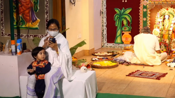 অভিষেকের ছেলের সঙ্গে মমতা