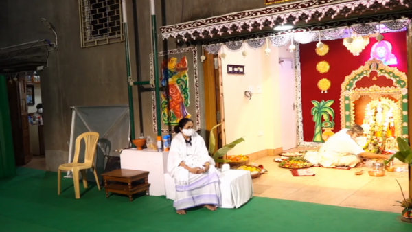 বিধি মেনে পুজো