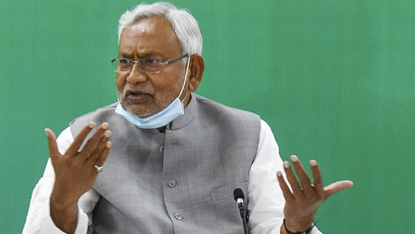 'নীতীশ কুমারের লজ্জা কি বেঁচে আছে '?
