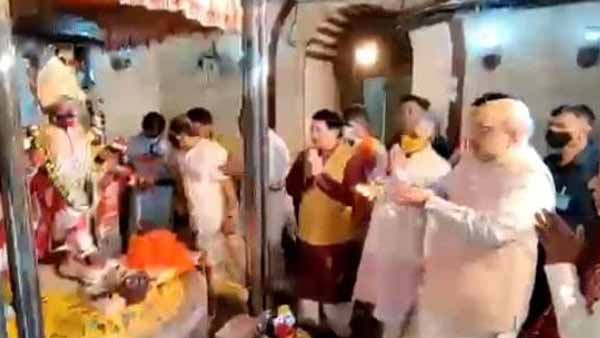দক্ষিণেশ্বরে পুজো দিলেন অমিত শাহ