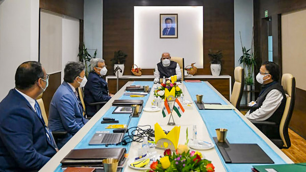 কাজ খতিয়ে দেখেন মোদী
