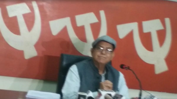 স্বাস্থ্যসাথীর কার্ড নিয়ে কটাক্ষ