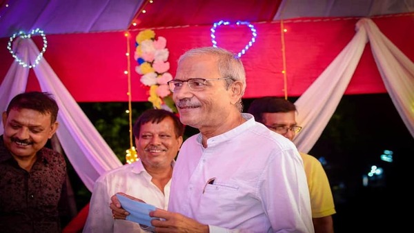 আবেগ বিক্রি করা হচ্ছে