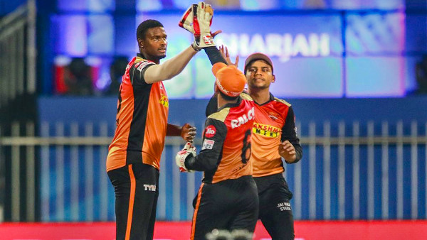 মুখোমুখি দিল্লি ও হায়দরাবাদ