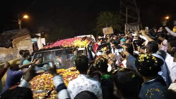 কৃষ্ণনগরে পোস্টার