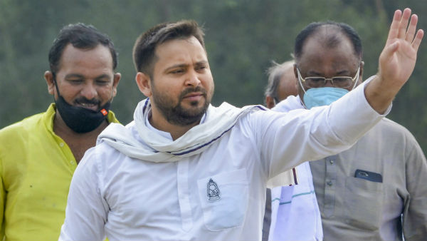 বড় ভাইয়ের হাত ধরেই কাম ব্যাক করতে চাইছেন তেজস্বী