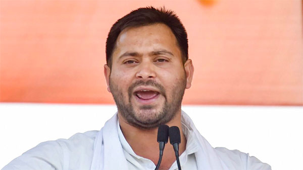 রণং দেহি মেজাজে তেজস্বী!