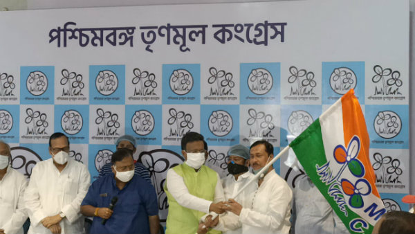 তৃণমূলে যোগদান কংগ্রেস বিধায়কের